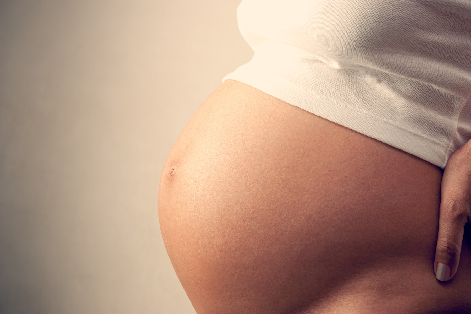 Women pregnant belly